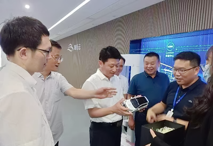 霍輝率隊赴鏡湖區對接縣域結對幫扶工作