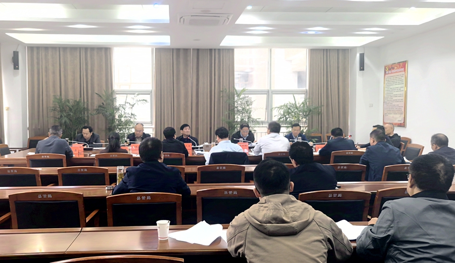 汪久清主持召開縣委常委會會議
